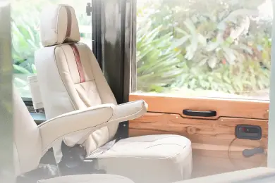 サファリ車両の車内 サファリ車両の車内