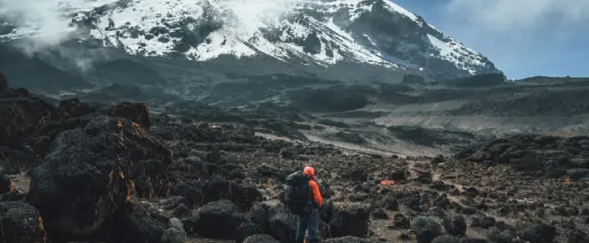 ノーザンサーキットルートとクレーターキャンプ - 8日目 - Trekking from 3rd cave Camp to School Hut